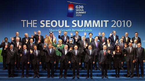 Leaders at the G20 Seoul Summit pose for a photo
